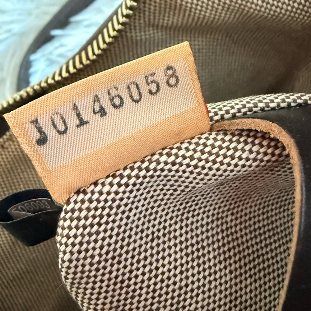 Vintage Navy Blue Dooney & Bourke Florentine Leather Teardrop Bag - Picture 8 of 10